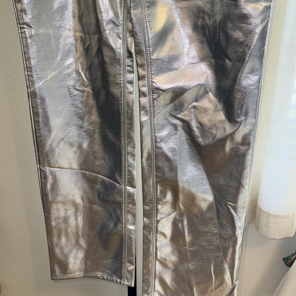 Good American Metallic Pants - NWOT Size 10/30 - Picture 5 of 7